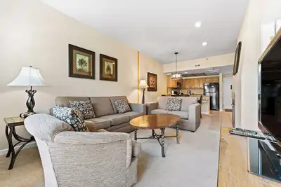 Image de Condo in Copper's East Village w/ Balcony & Golf Course &Mountain Views!