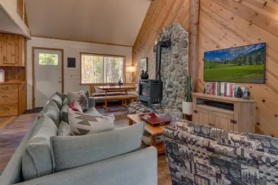 Image de Mountain Treasure: 2  Br, 2  Ba Cabin or Bungalow in Tahoma, Sleeps 5