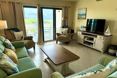 Image de Beautifully updated, Sandcastles 600 Corner Suite with Ocean Views!