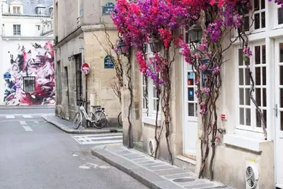 Image de Grandiose Beamed Retreat With Mezzanine On Rue De Turenne