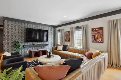 Image de Charming Townhome Near Forsyth Park | Free Parking