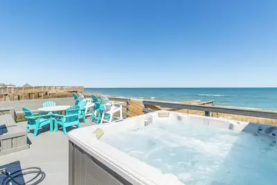 Image de Pet-friendly oceanfront Duck home w\/ panoramic views, pool, and hot tub!