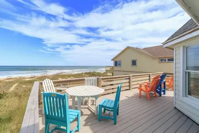 Image de Pet-friendly, oceanfront South Nags Head home w/ pool & hot tub!