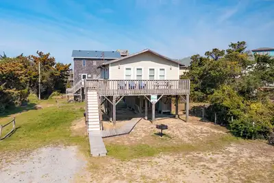 Image de Pet-friendly oceanside Hatteras Island home w/ community pool & tennis!