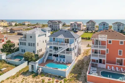 Image de Pet-friendly semi-oceanfront home w/ pool, hot tub, and ocean views!