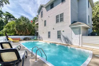 Image de Pet-friendly oceanside Duck home w/ pool and hot tub!