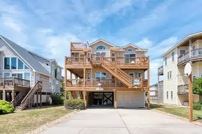 Image de Oceanside Nags Head home w/ community pool & short walk to the beach!