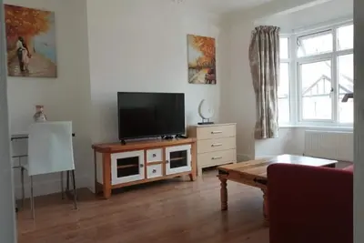 Image de Lovely 3 Bedrooms Flat Near Romford Station With Free Parking