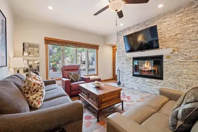 Image de The Charter at Beaver Creek F2505