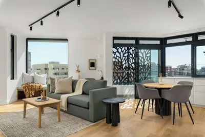Image de The Sage | 2 Bd Sea Point Gem | Stunning Views