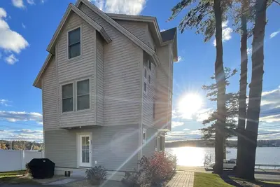 Image de Luxury Lake Winnipesauke Waterfront with dock. 9mi Gunstock. Near Margate, Weirs