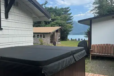 Image de Rustic cabin with WiFi in the Olympic National Park with lake view.