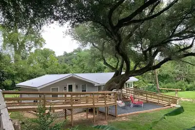 Image de Cozy Couples Cottage with access to Hot Tubb. \n\n