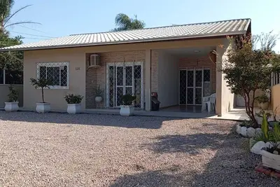 Image de Beach House with Pool in Mariscal Bombinhas - Sc.