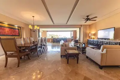 Image de 3 Br/3Ba penthouse w/hot tub. Available Dec. 13-20, 2025. 12 rounds of golf incl.