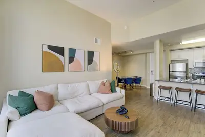 Image de Zircon Zen - Quiet retreat 2br Pool, Jacuzzi Marina