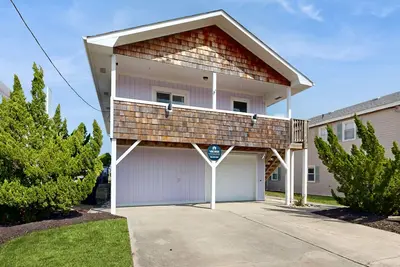 Image de Family-Friendly Home Near The Ocean.