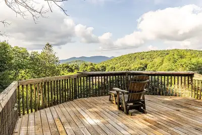 Image de Lodge & Cabin  Pet/ Feed/ Brush Horses! Hot Tub  Roku Great Views Privacy