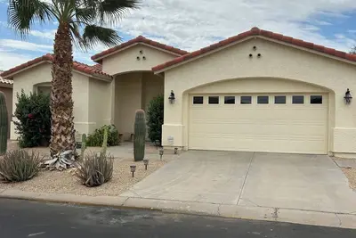 Image de Charming 2 bed/2 bath home w/ pool, WiFi, Ac in Chandler gated community