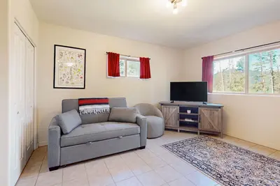 Image de Cozy condo near ski lift, trails and outdoor activities