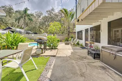 Image de Game Room, Sunroom + Pool Access! Cozy Tampa Home!