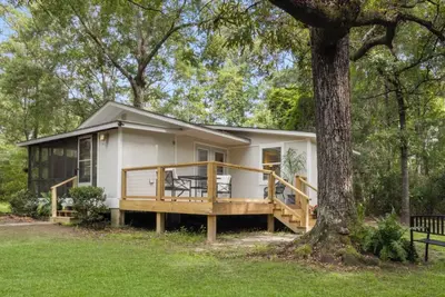 Image de Charming 2-bedroom house near boat launch and water with WiFi in Vancleave