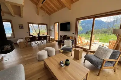 Image de Chalet des 3 Cimes - Chalet neuf, cosy, vue Mt Blanc