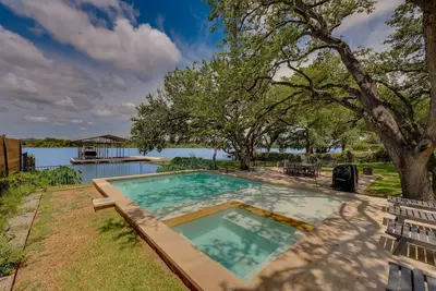 Image de Packsaddle Point! Luxury Lakefront w/Pool+Guest House