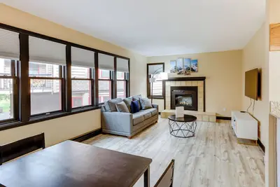 Image de Darling Dwelling: 2 Mi to Dtwn Durango!