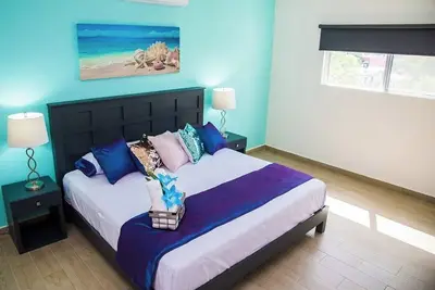 Image de Amazing 2 Bd 2 Bath | Rooftop patio & pool | Walk to beach | Family friendly