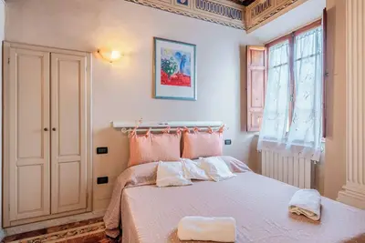 Image de Appartement 'Romantic Suite Near Pisa Lucca' avec Wi-Fi et climatisation