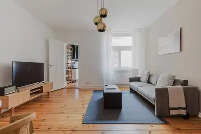 Image de Awesome Kreuzberg 1br, Furniture & Decor, by Blueground