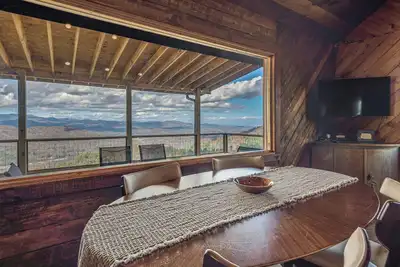 Image de Dreamy Penrose Cabin w/ Panoramic Mountain Views