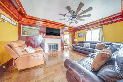Image de Family-Friendly Home: Walk to Lake Erie!