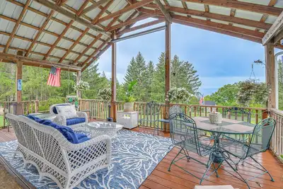 Image de Seneca Lake Retreat w/ Deck - Walk to Wineries!