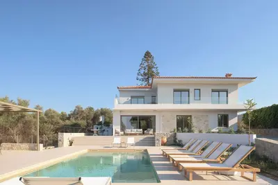 Costa Villa, Walk to Sandy Beach & Heated Pool