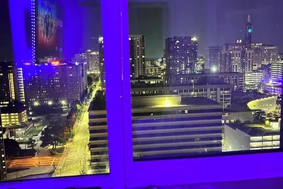 Image de Luxury 15th-floor Oasis