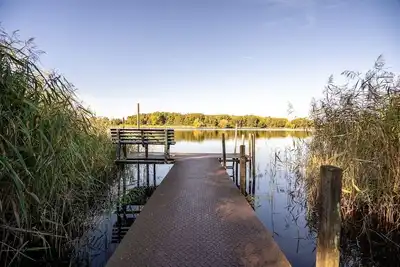 Image de Ferienhaus Haus am See mit Wassergrundstück