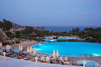 Image de Saint Raphaël Cap Estérel le Belvédère rez de jardin jardin parking gratuit