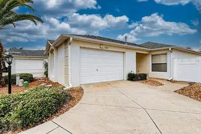 Image de Sunset Pines Villa Minutes from Lake Sumter Landing
