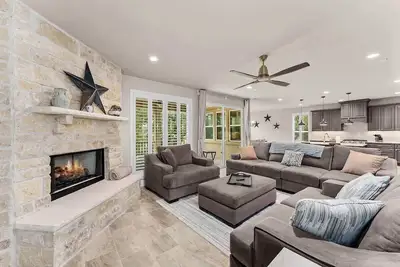 Image de Canyon Star - The Ultimate Lake House!