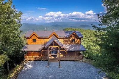 Image de High Country Cabin - Mountain & Fontana Lake Views - Hot Tub