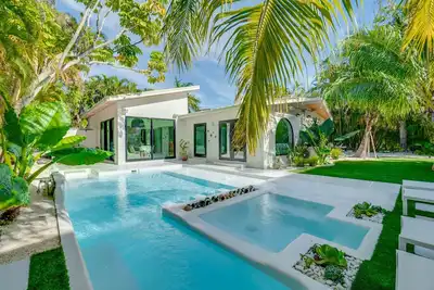 Image de Luum at the Shore-3 bedroom/2 bathroom Luxury Oasis on Ami