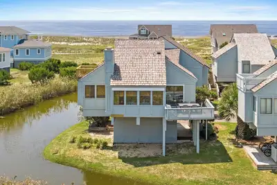 Image de Villa 16 Renovated 2024 Water and Golf Views Beautiful Decor Bhi Club