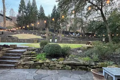 Image de New! Lower Buckhead Home, Great Location in Ardmore Park with Expansive Backyard