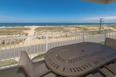 Image de Sandbridge Dunes Condo #212- Oceanfront, Elevator, Sandbridge
