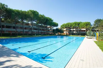 Image de Appartement de vacances avec balcon et piscine