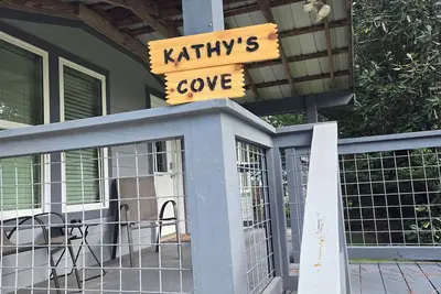 Image de Pet friendly\nKayak with the manatees