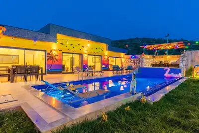 Caykoy Village 2 Bedroom Villa - 8068