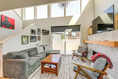 Image de 1 Mi to Lake: Upscale Condo in Whitefish Resort